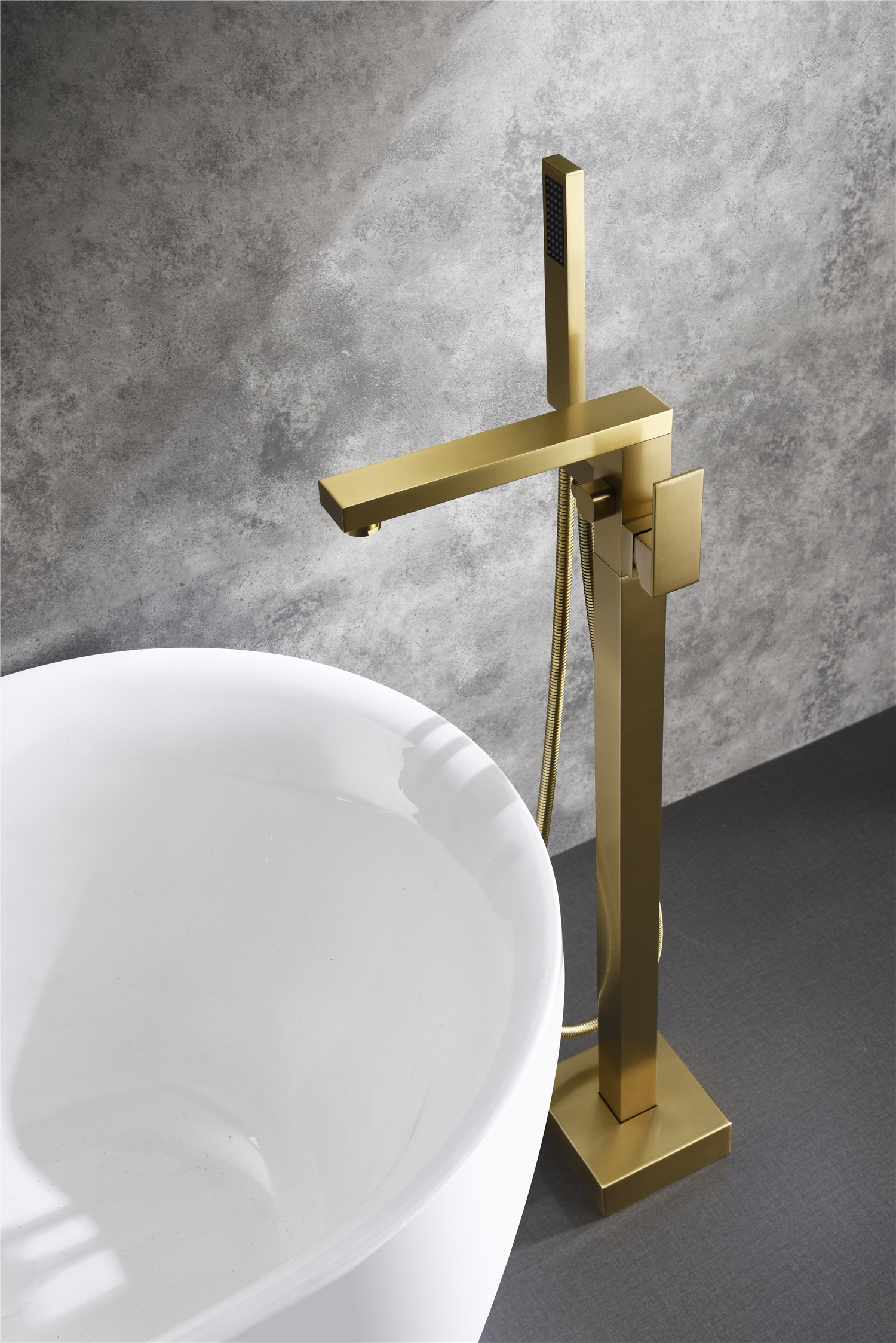 Freestanding Bathtub Faucet Brushed Gold Floor Mount Brass Single Handle Bathroom Standing Tub Faucets with Hand Shower