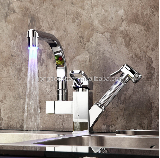 LED Kitchen Sink Faucet with Integrated Side Spray,Single Handle 360 Swivel Spout, Lead-Free Kitchen Water Mixer Tap ,Chrome