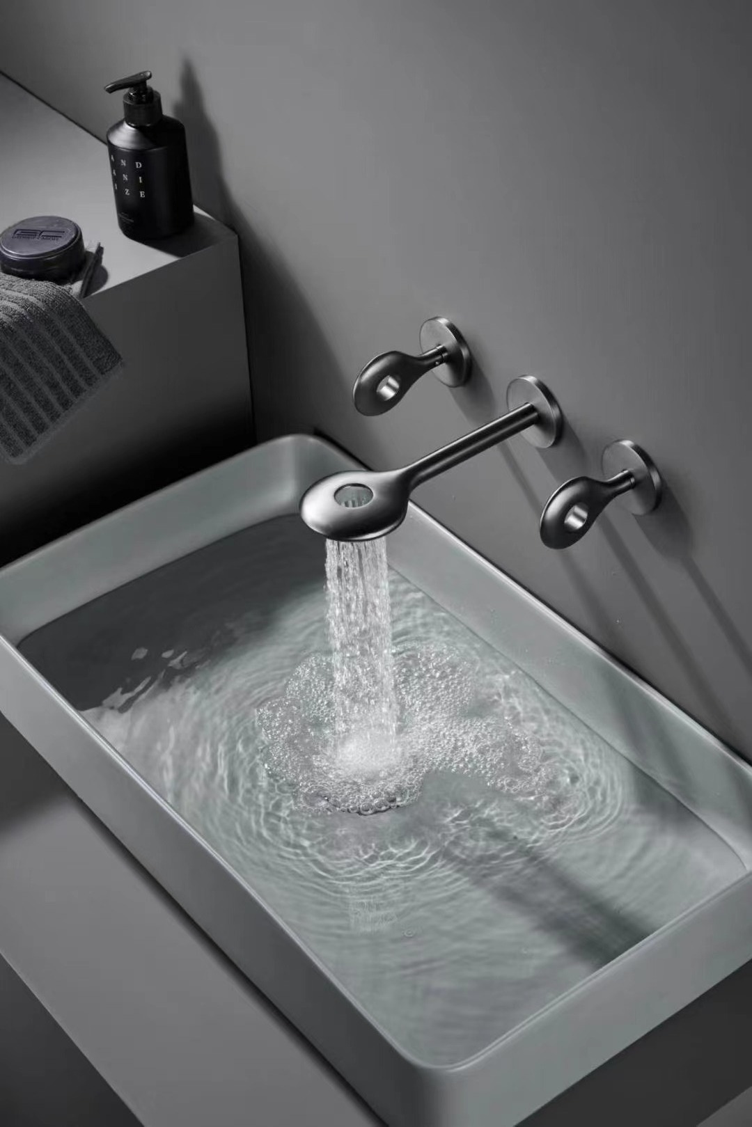 Gun Black Bathroom Basin Faucet Wall Mounted Widespread Basin Faucet Hot Sell