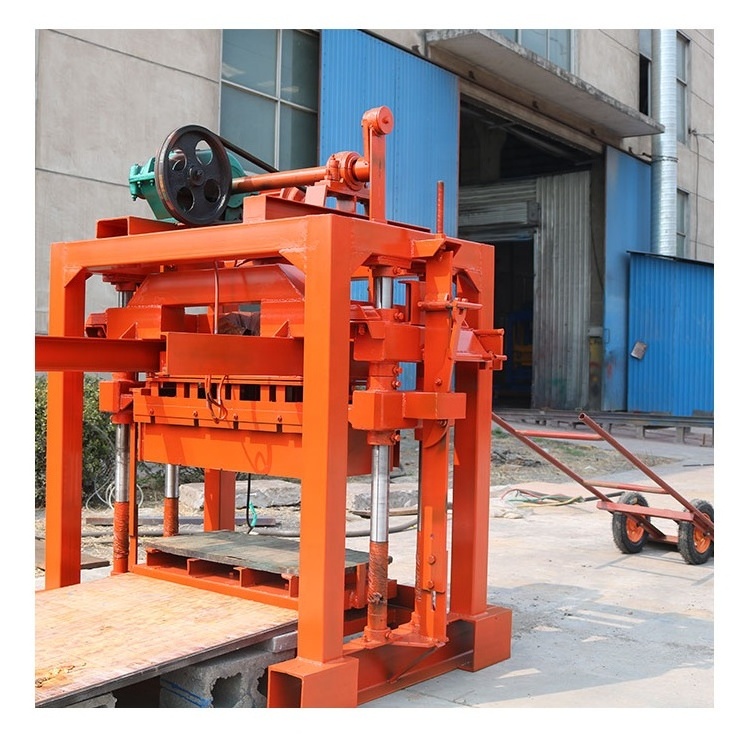 Red qt4-40 Interlocking Brick Making Machine Price With Paver Brick Moulds