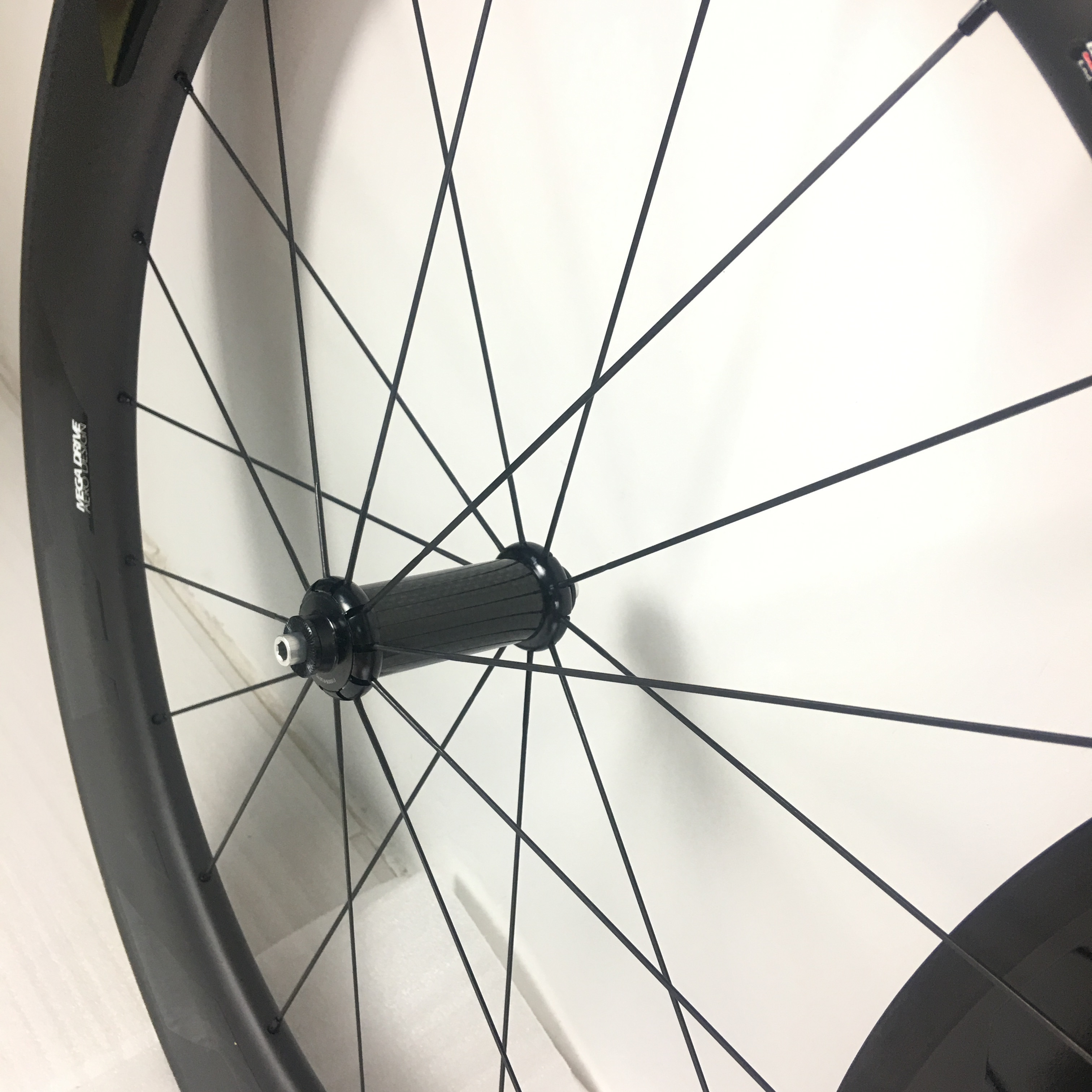 Light weight Carbon Fiber Road Bike Clincher/Tubular wheelset wide rim 88mm