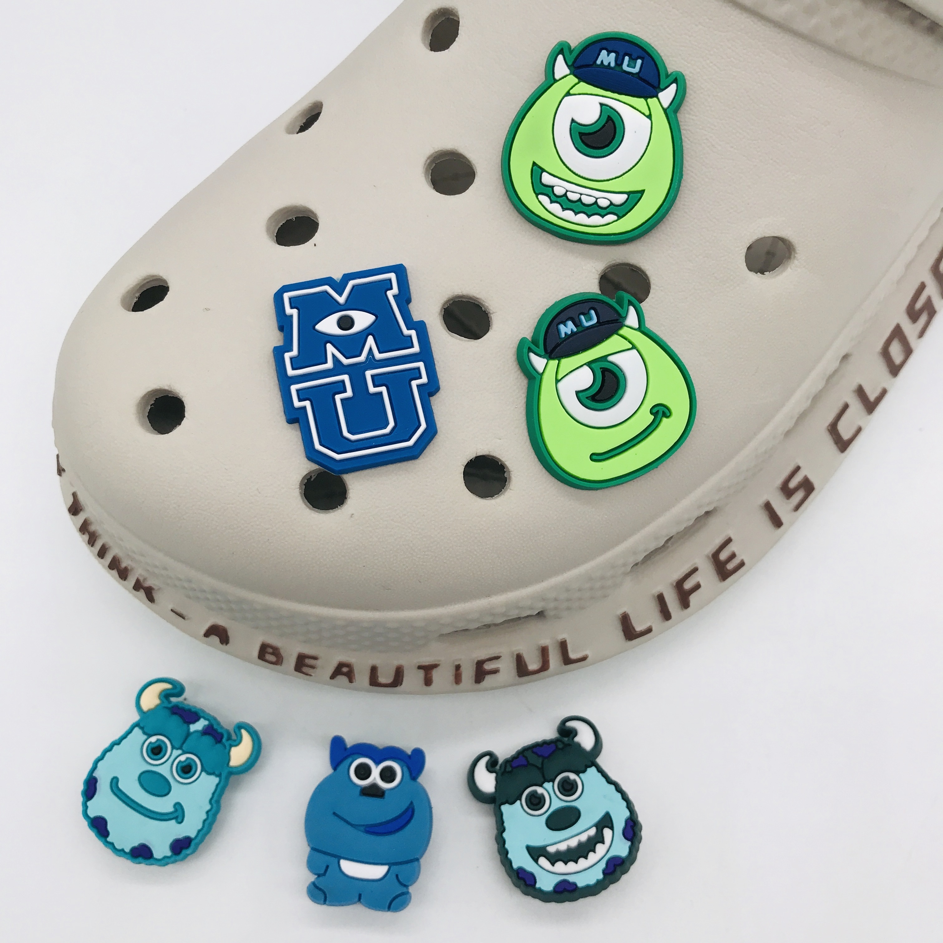 NEW 2024 Low Price Flat Sandals shoes Charm Pvc Custom Charms For Croc Kids shoe decorations