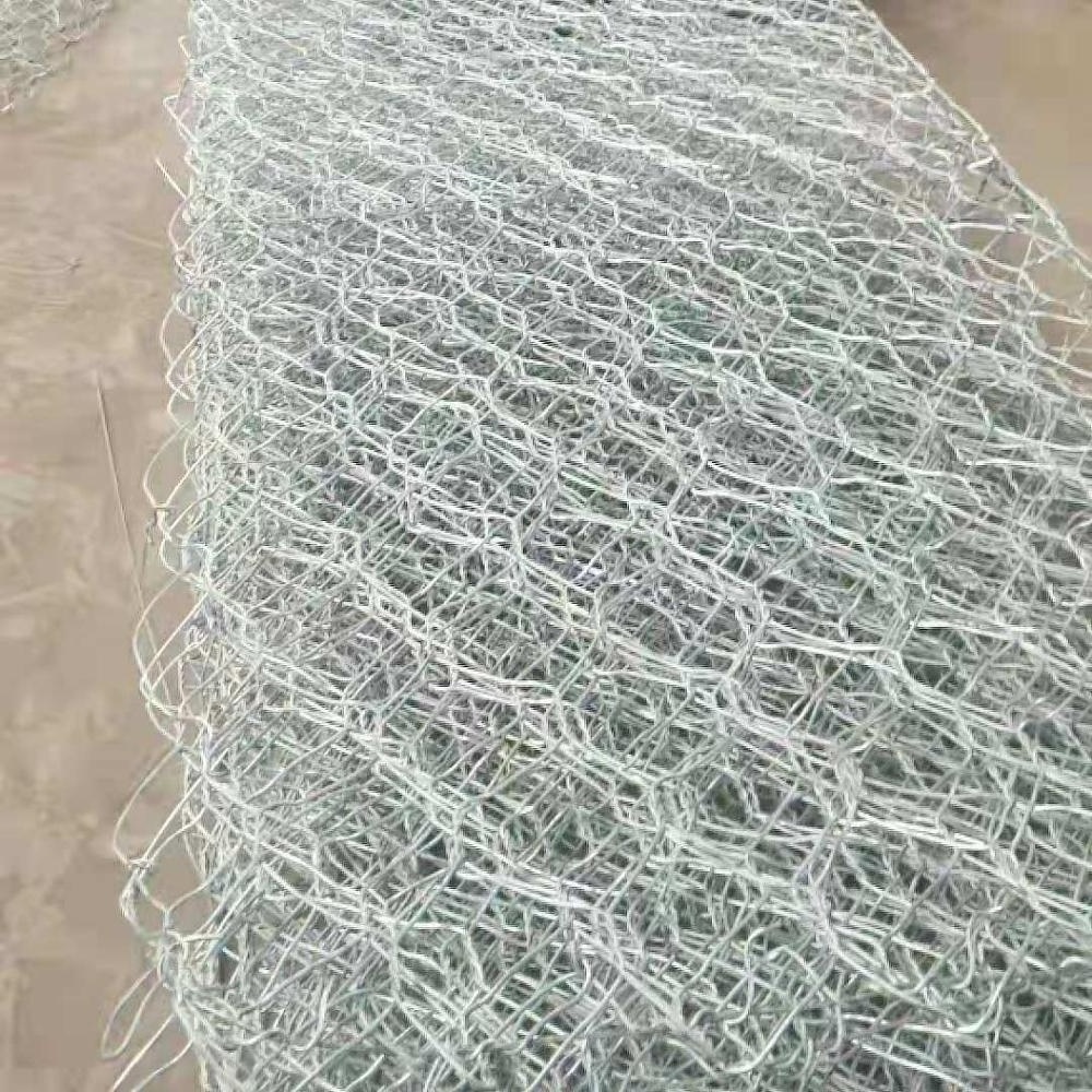 hexagonal chicken wire mesh for farm animals/galvanized chicken wire mesh/hexagonal mesh