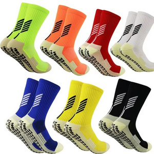 2024 Custom Quick Dry Team Soccer Football Socks Wholesale Sole Anti Slip Non-Slip Middle Tube Training Grip Sports Socks