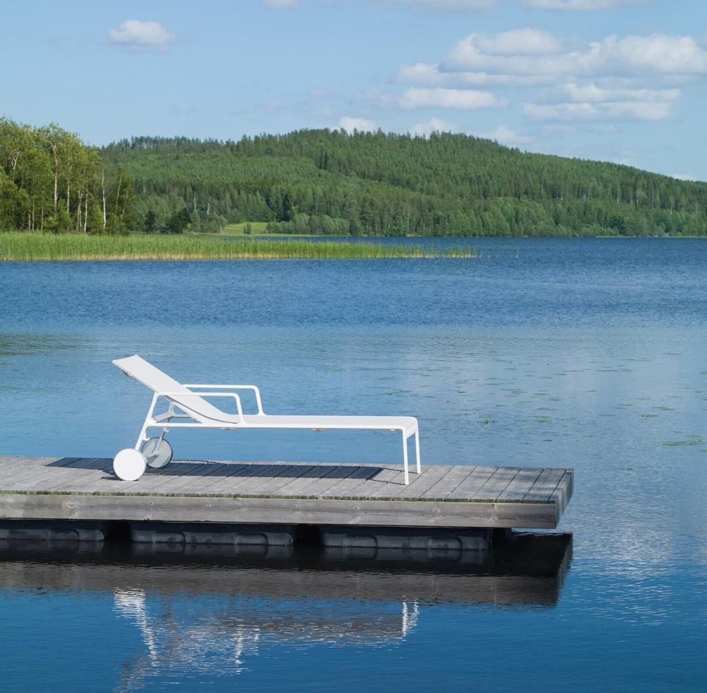 Outdoor leisure chaise lounge Tesla fabric in white color chair sun lounger garden pool lounge chair