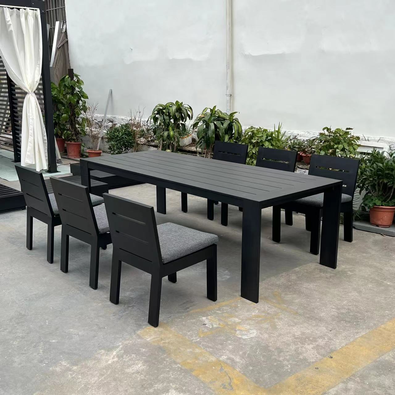 Hot sale marbella aluminum outdoor table and chairs hotel luxury black metal outdoor furniture aluminum outdoor dining set