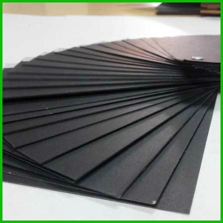 Stiff black chipboard and cardboard  80GSM paper virgin black cardboard rolling paper