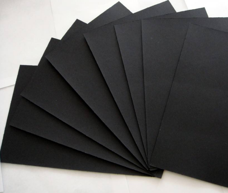 Stiff black chipboard and cardboard  80GSM paper virgin black cardboard rolling paper