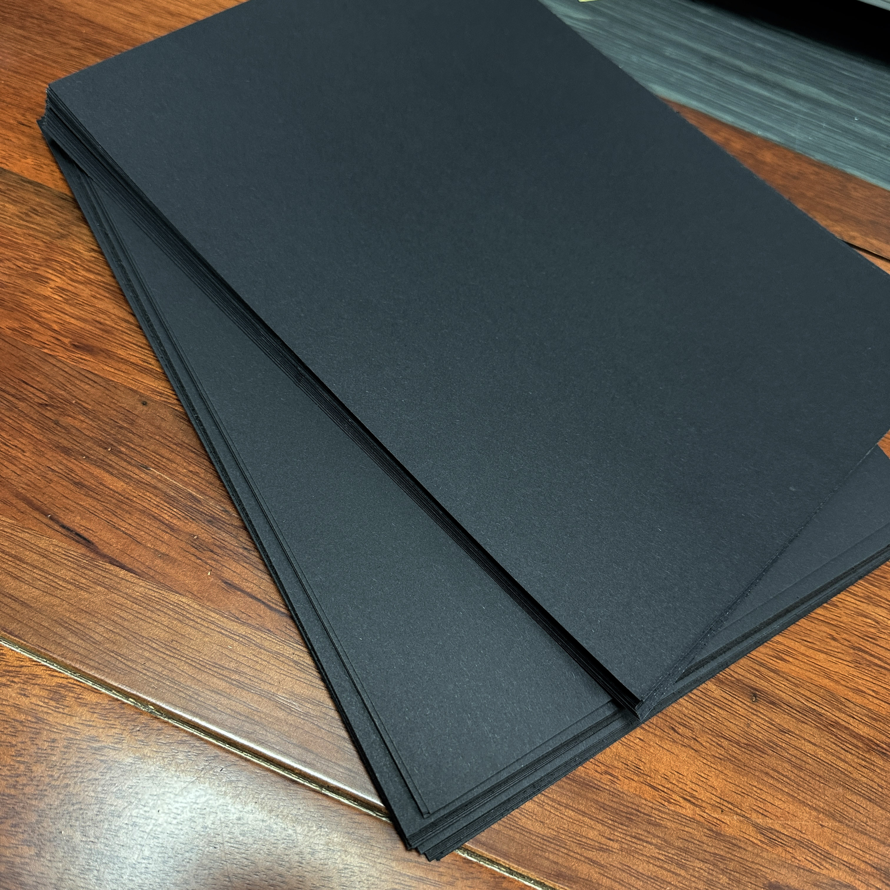 300gsm black hard cardboard paper, 100% wood pulp black kraft paper board,paper board for packing