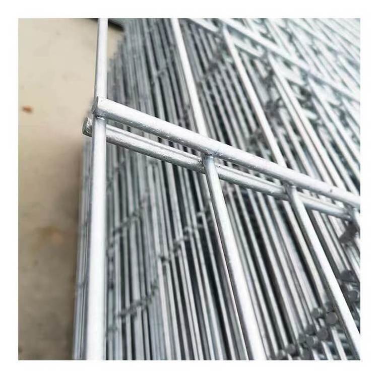 Cheap price shutter door pvc horse round pen simple single and bilateral open galvanized rod double wire mesh fence