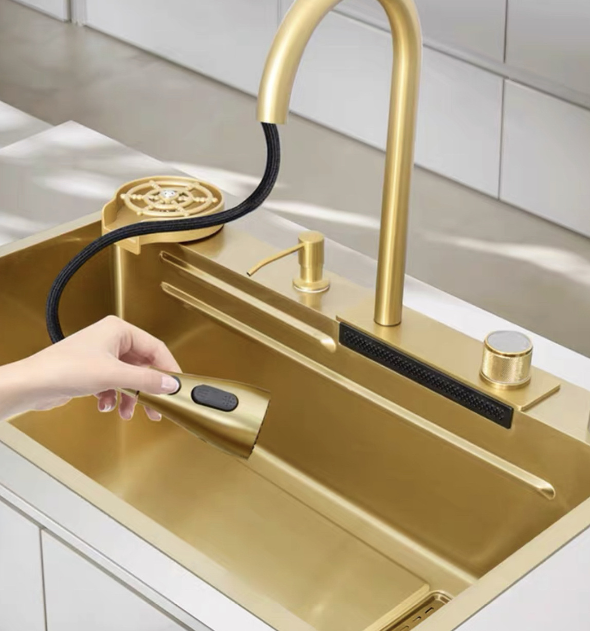 Hot Sale Golden Waterfall Sink Gold 304 Stainless Steel Handmade Kitchen Sink With Faucet