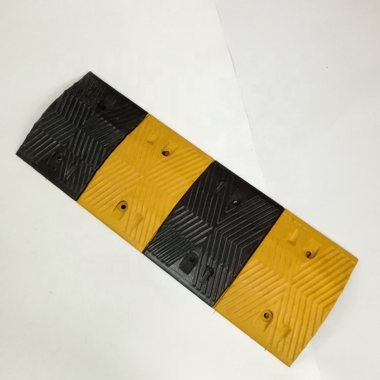 rubber speed breaker yellow /black rubber speed hump Road Speed Bump/Hump