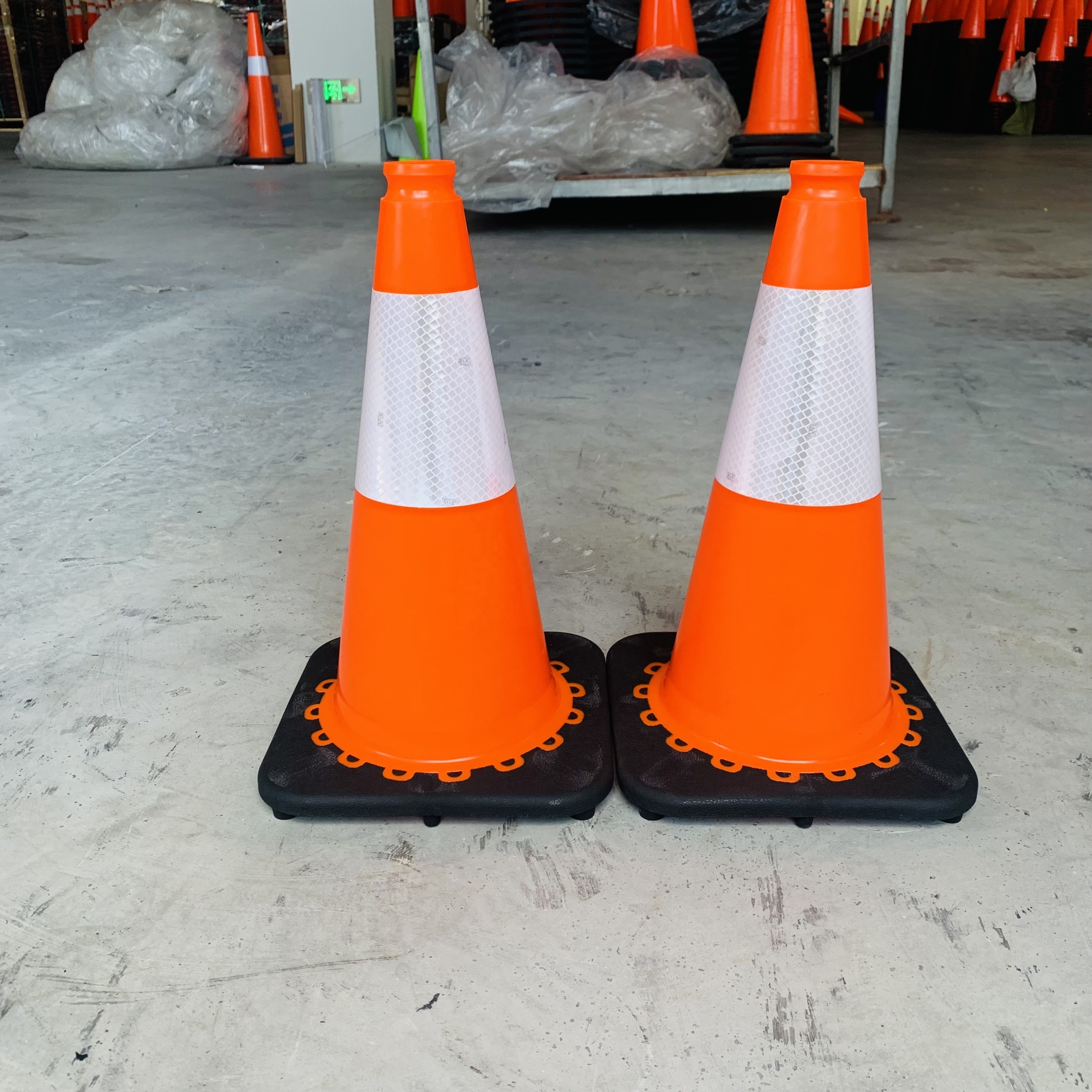 45cm 18inch  Road Cone Flexible PVC Safety Used Traffic Cone with base black