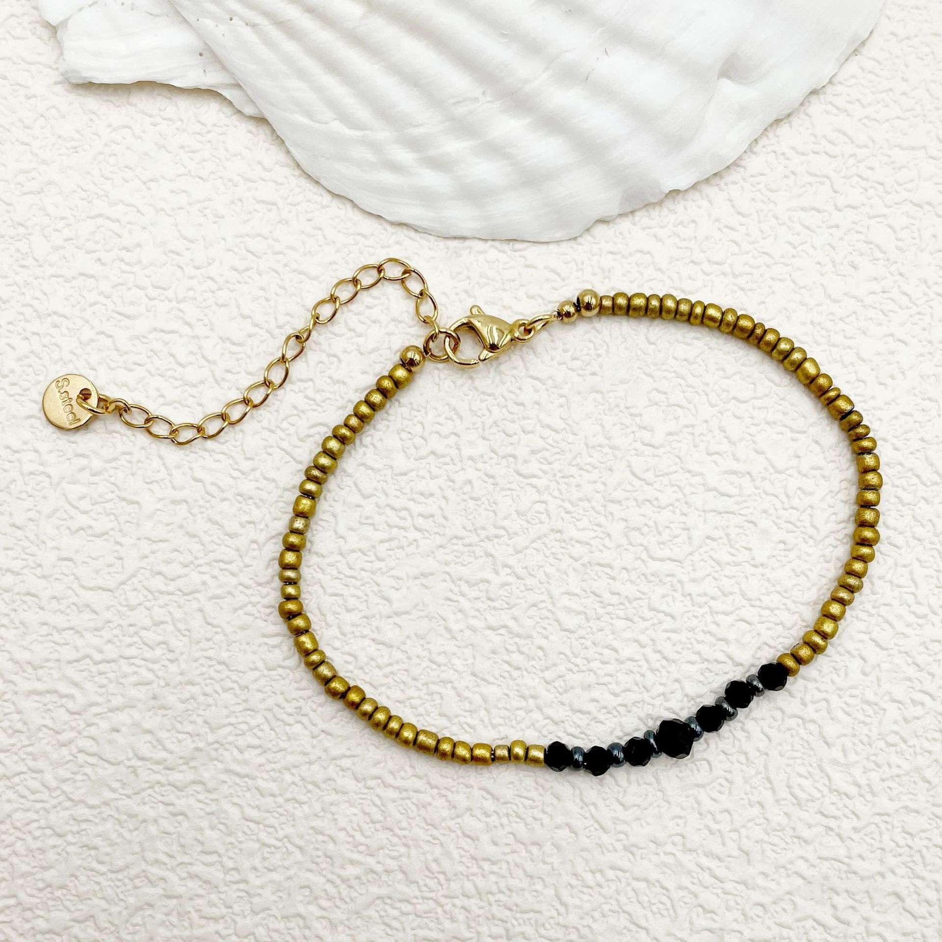 Classic Black Crystal Beads Small Gold Beads Bracelet Fashion Simple Stainless Steel Gilded Bracelet Fashion New Women's Jewelry