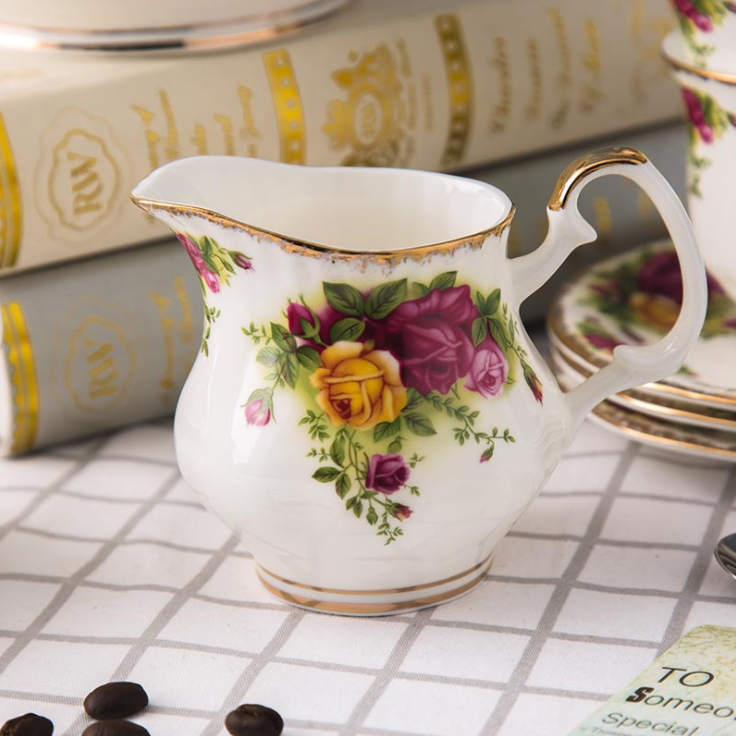 European Vintage Rose Pattern Ceramic Coffee Sets Cup Saucer Pot 15 PCS Fine Bone China Tea Gift Sets With Color Package