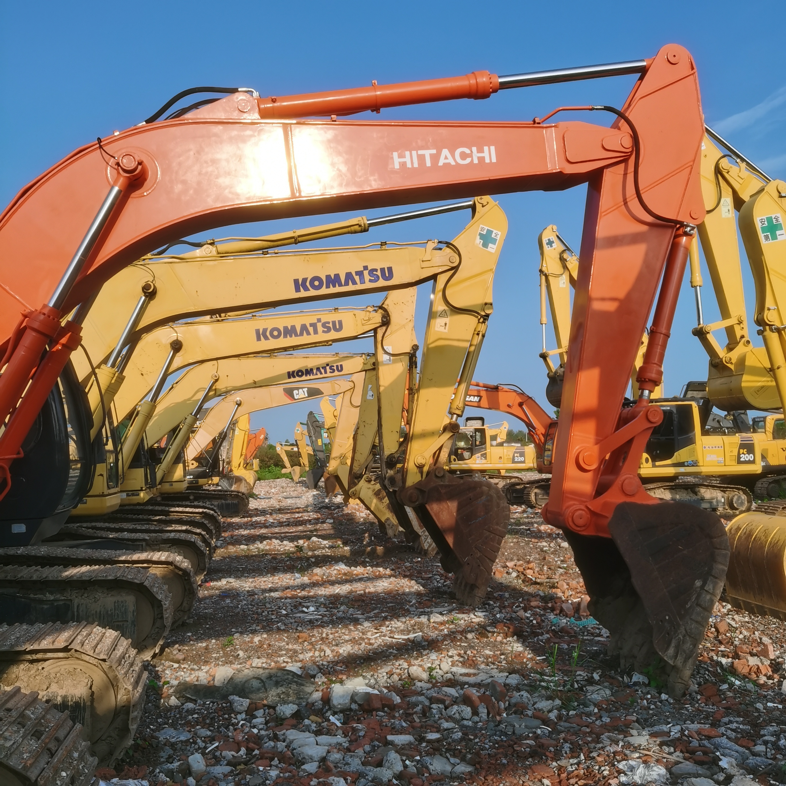 Hitachi Used 24 Ton Second Hand Mining Machine Zaxis Zx 240 Construction Machinery Crawler Excavators