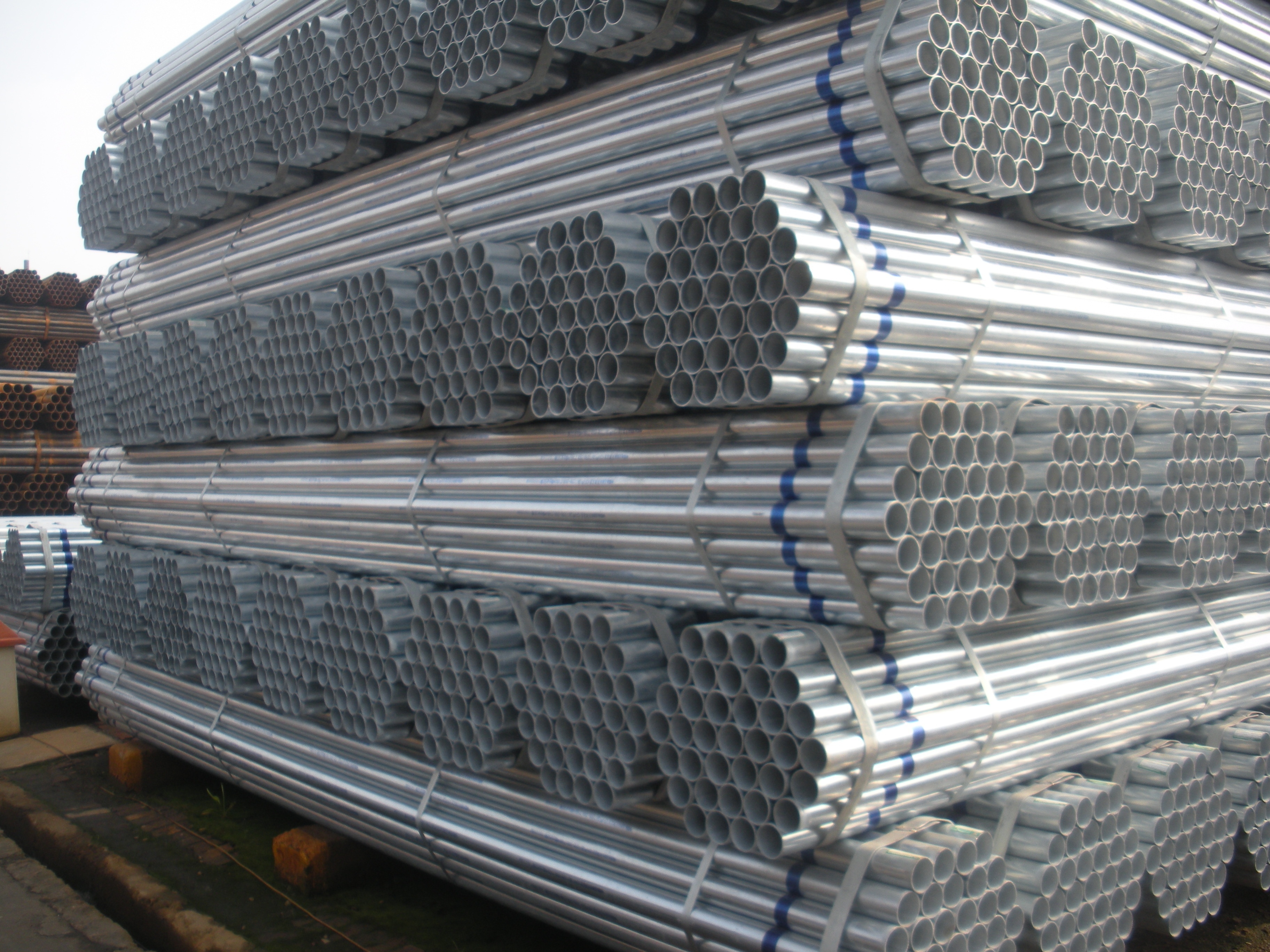 2 Inch Galvanized Pipe 2.5 inch galvanized steel pipe 1.5 inch galvanized steel tube