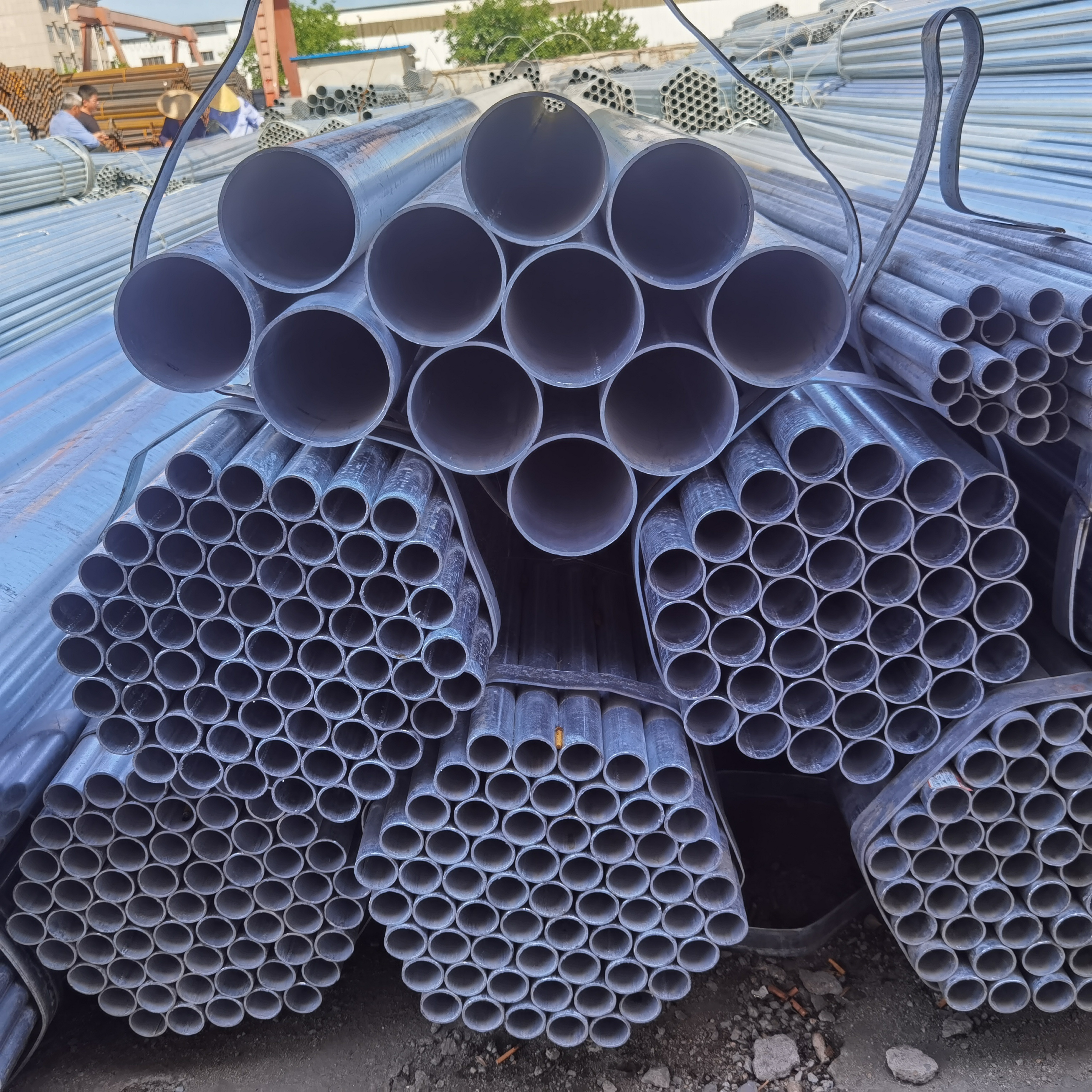 Excellent quality GI seamless steel tube and pipe hot dip galvanized steel conduit pipe