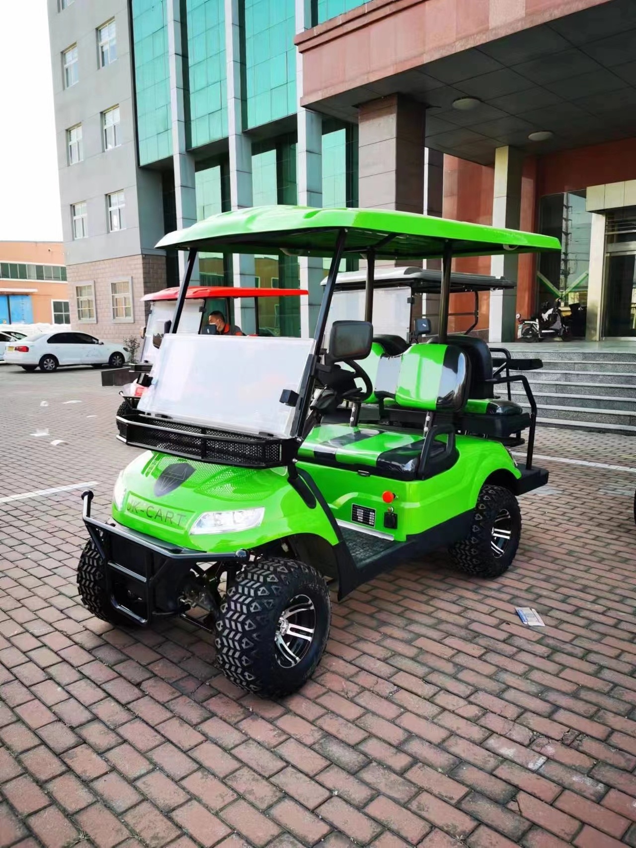 4-Seater Reception Shuttle Electric Sightseeing Bus, Low-Speed Golf Cart with Customizable Colors