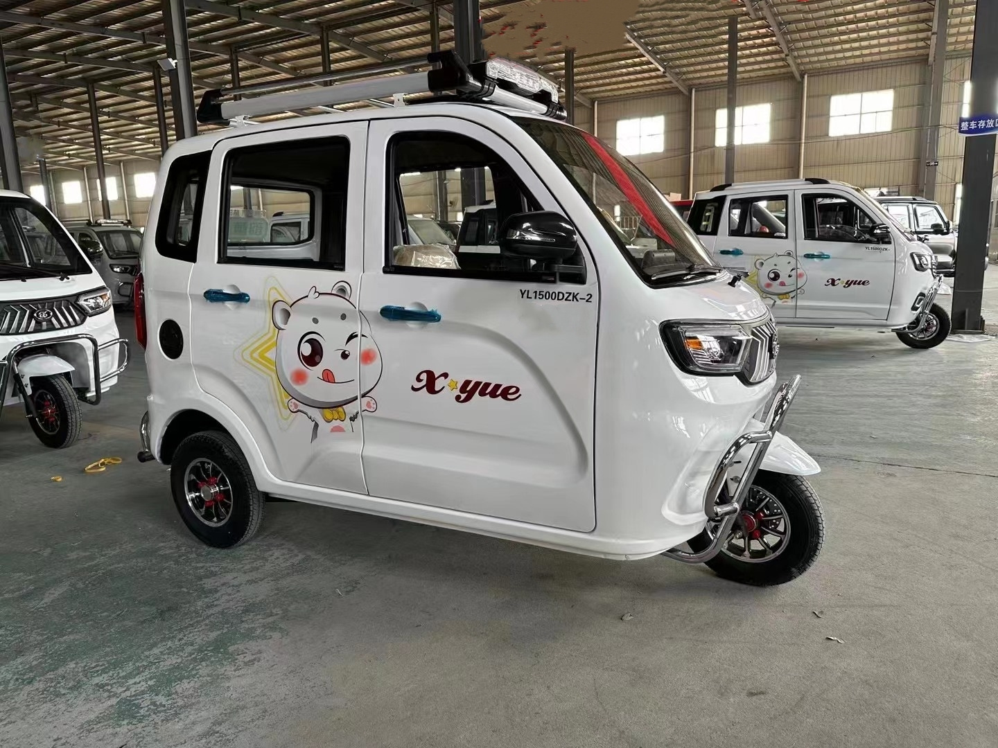 3 Wheel 3-5 Seat Enclosed Electric Rickshaw Tricycle Moped Car 5 Door