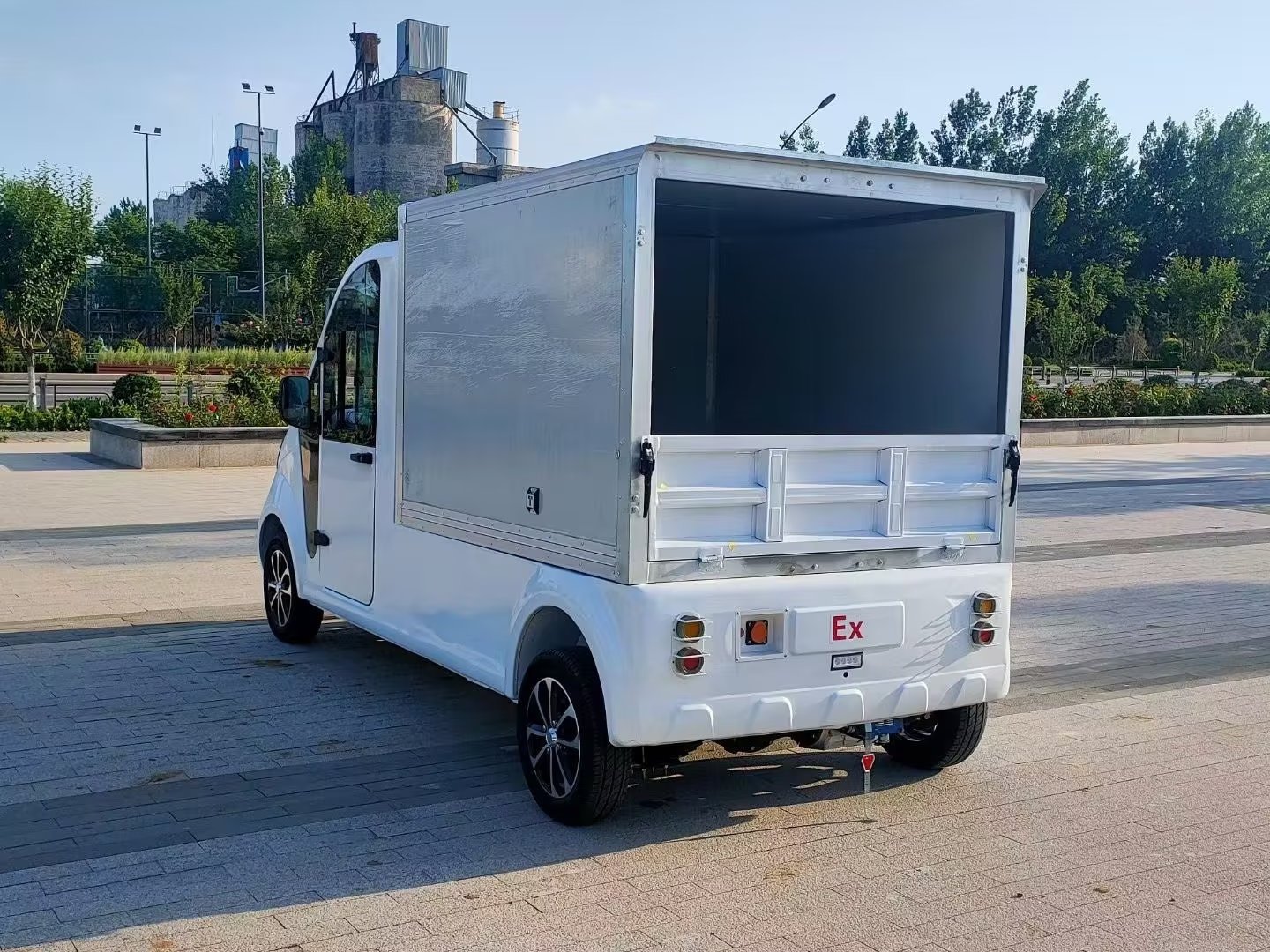 China Mini Electric Truck 4x4 High Performance Long Delivery Electric Cargo Pickup Truck New Energy Vehicles For Sale