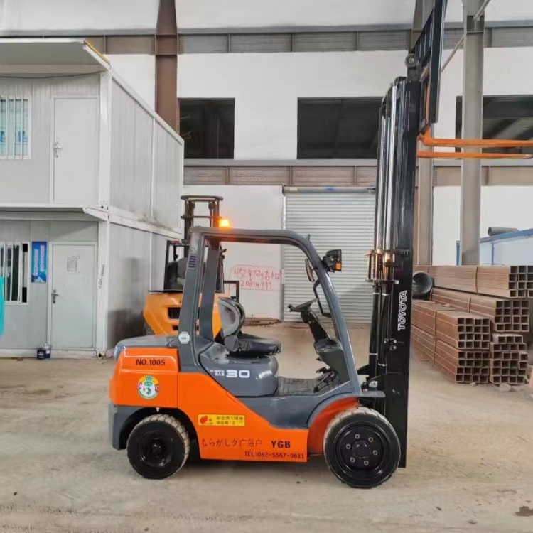 Second hands forklift.3 tons diesel forklift.foreign trade export.Small and medium-sized forklift truck for container