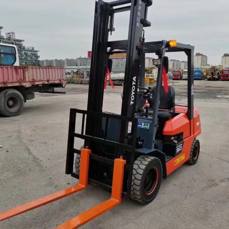 Toyota FD30 forklift cargo processor diesel in good condition