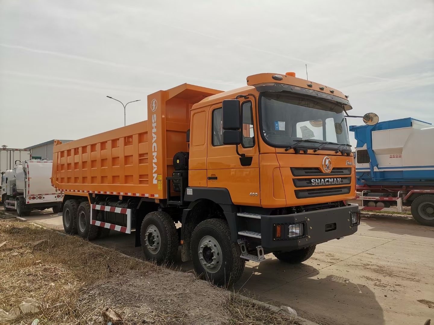 New Shacman F3000 Dump Truck 8X4 6X4 350hp Tipper Dump Trucks For Sale In Tanzania