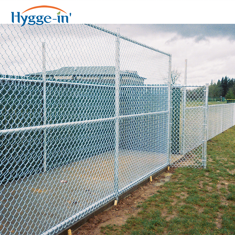 Galvanised Diamond Hole Shape Chain Link Rolltop Wire Mesh Fencing Cost Per Metre With Top Barbed Wire Extension Arms