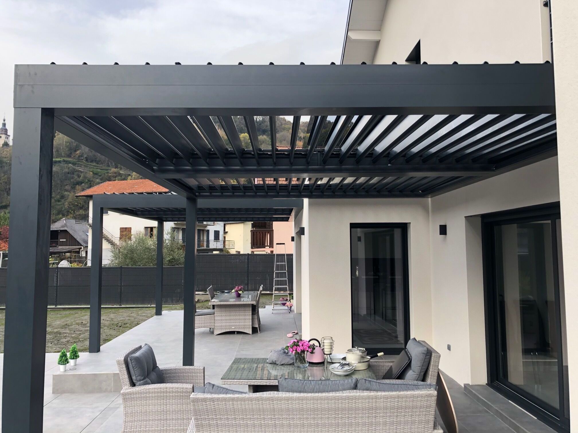 Morden Luxury Backyard Waterproof Opening Roof Louver Aluminum Gazebos Awning Garden Pergola