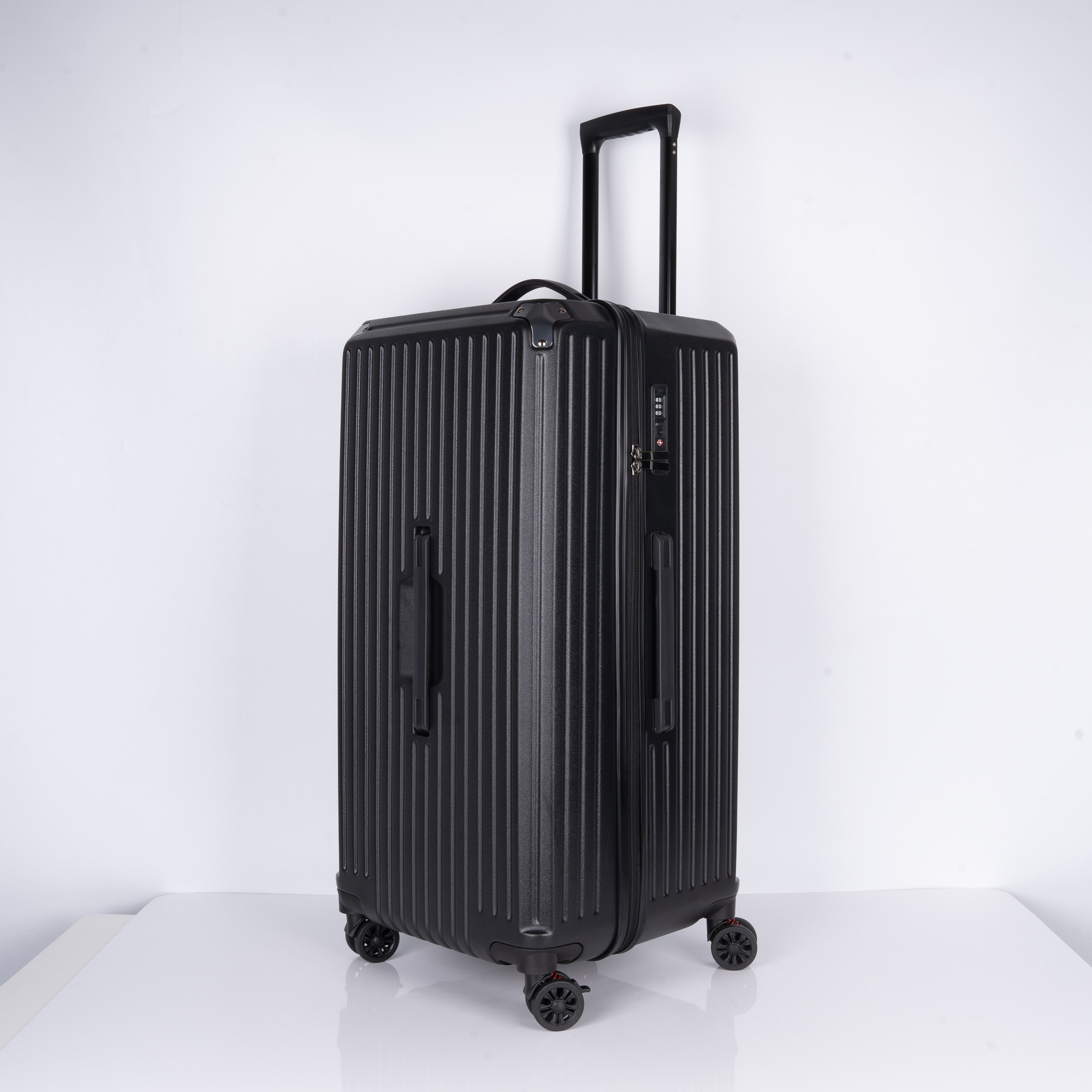 Large capacity 32 inch scratch-resistant suitcase password luggage for men and women  luggage case universal wheel