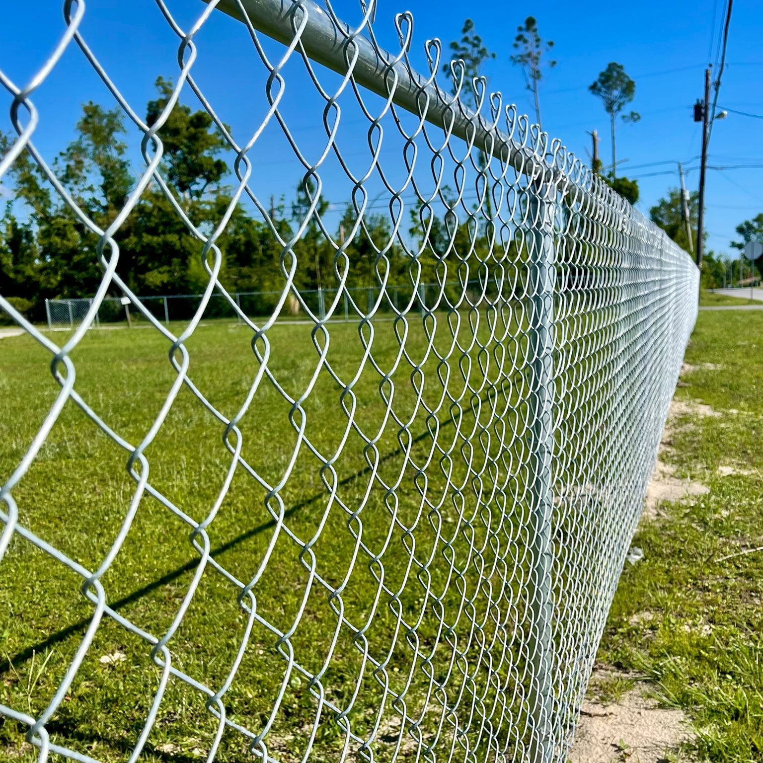 8 Foot Used Airport Galvanized Cyclone Wire Mesh 1.5 Inch Chain Link Fence Rolls