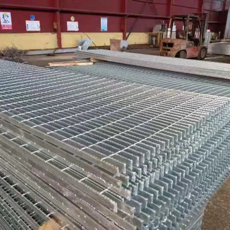 Hot Dipped Galvanized Steel  Grating Heavy Duty Serrated Metal Bearing Bar Steel Grating