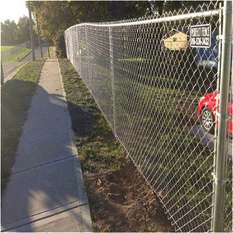 high quality whole sale manufacturer galvanized chain link fence for sale