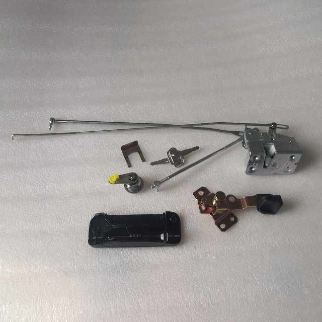 20Y-54-52200 20Y-54-52820 Excavator engine side lock and PC200-7 latch cab lock.cabin door lock assy