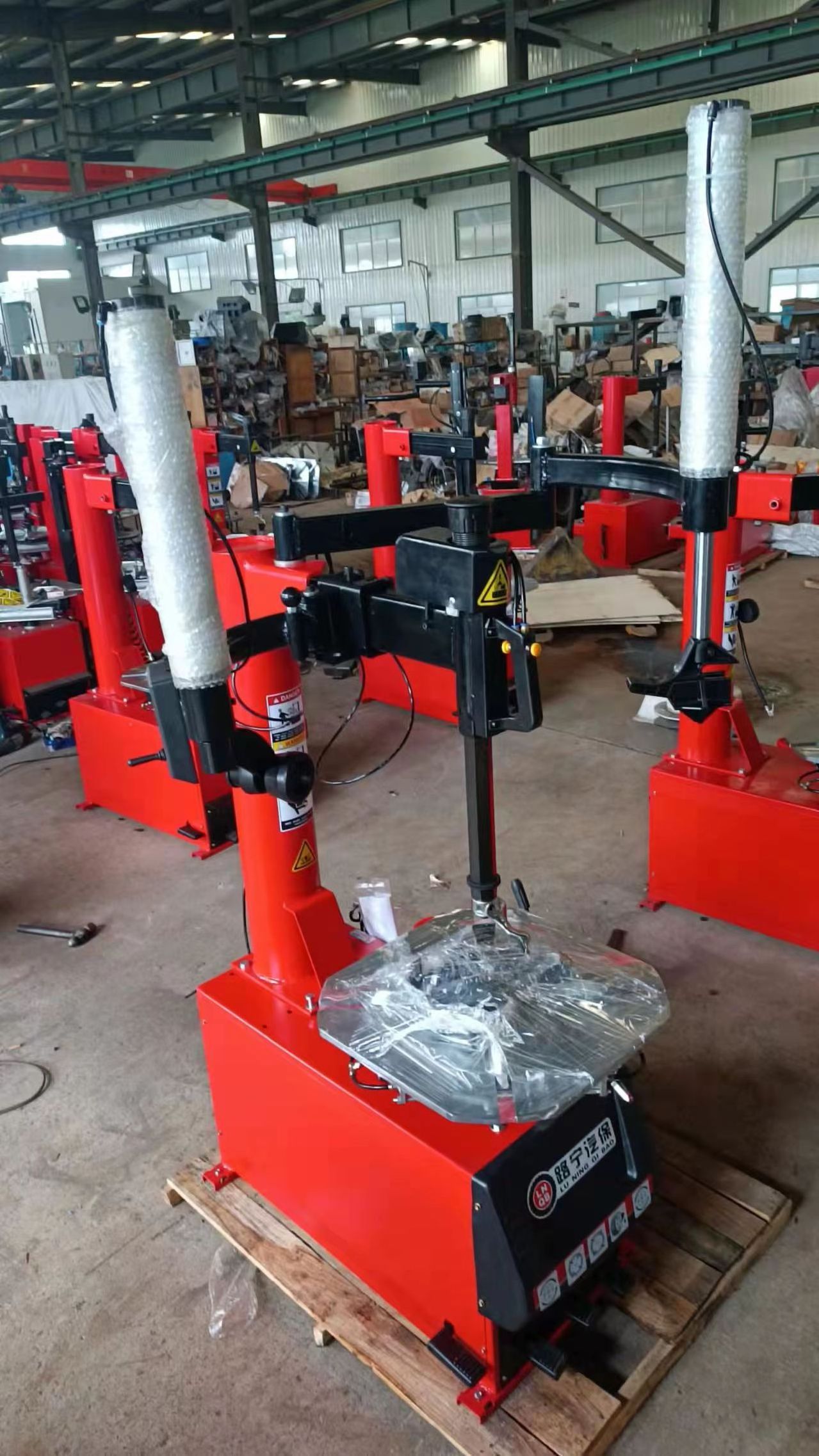 Factory price Tire changing machine with side asist arm Car Wheel Changer Machine Tire fitting machine