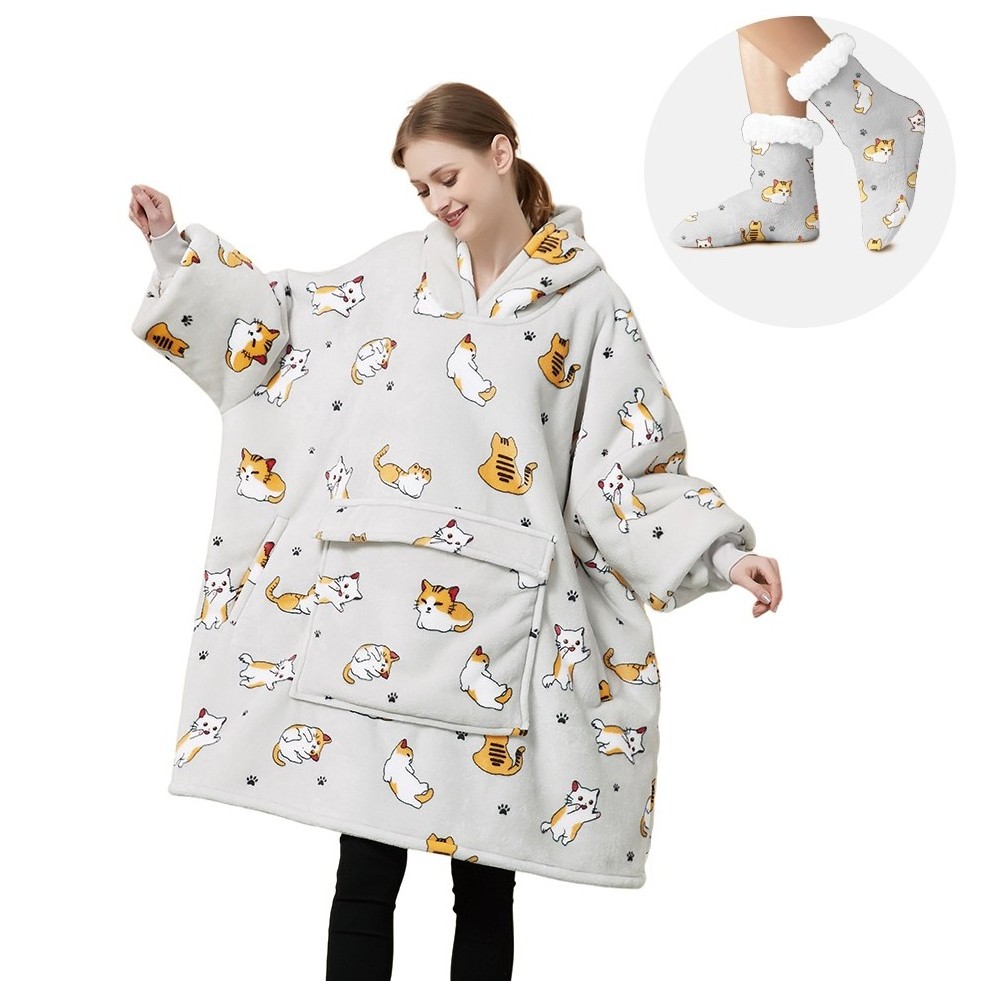 Hot Sale Oversized Adult Family Outside Warm Hooded Hoodie Blanket With Sherpa Non Slipper Socks