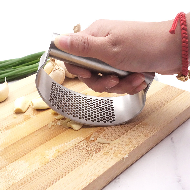 Hot Selling Multifunctional Food Grade Kitchen Tool Manual Stainless Steel Silver Garlic Press Rocker