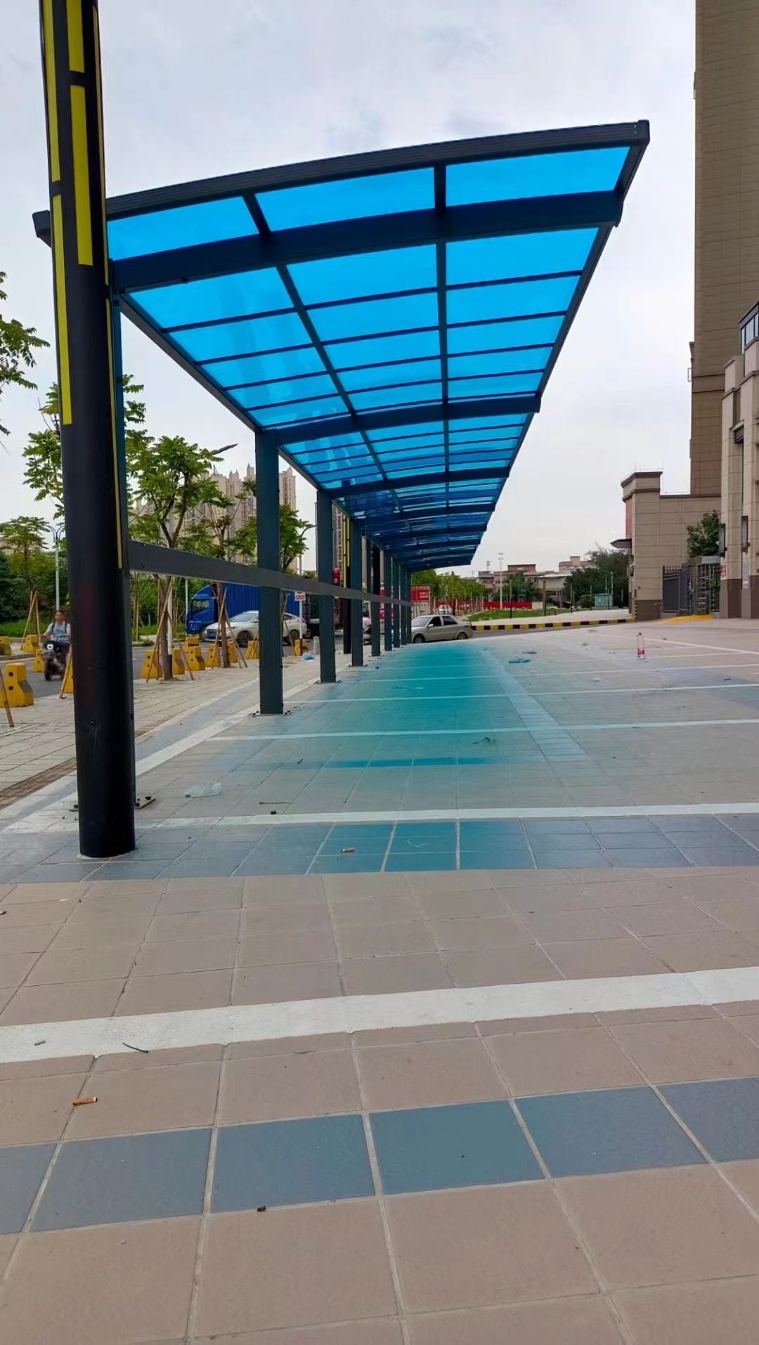 Customized outdoor bus station Aluminium frame polycarbonate roof canopy car parking tent awning  waterproof Sunshade Carport