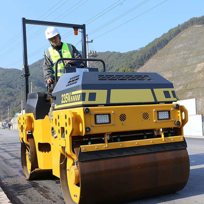 3.5 Ton Road Rollers Vibratory Rollers For Asphalt Compacting Work