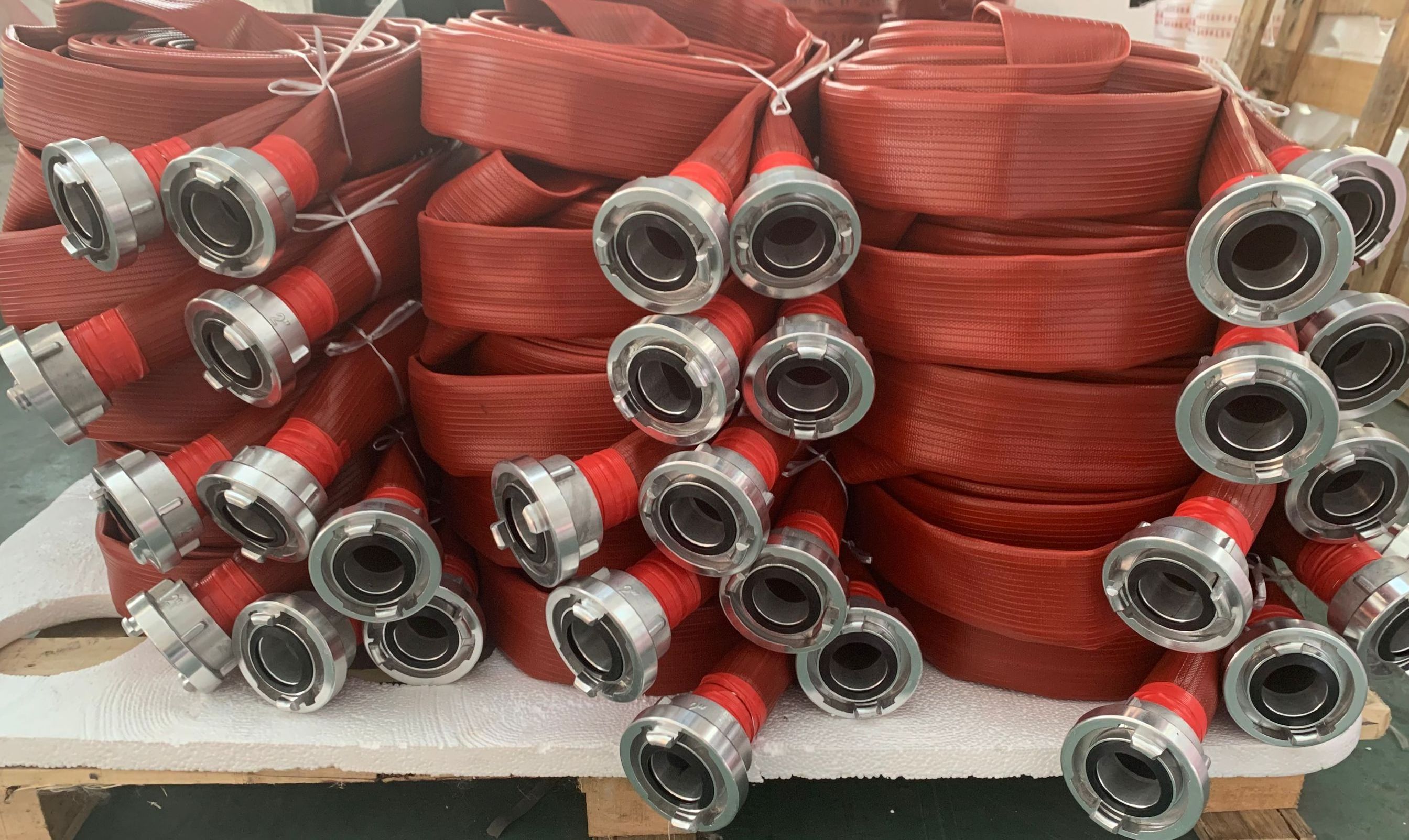 high pressure Rubber Fire Hose Durable Red Hose with Brass/aluminum Storz hose couplings Germany type for fire fighting 20bar