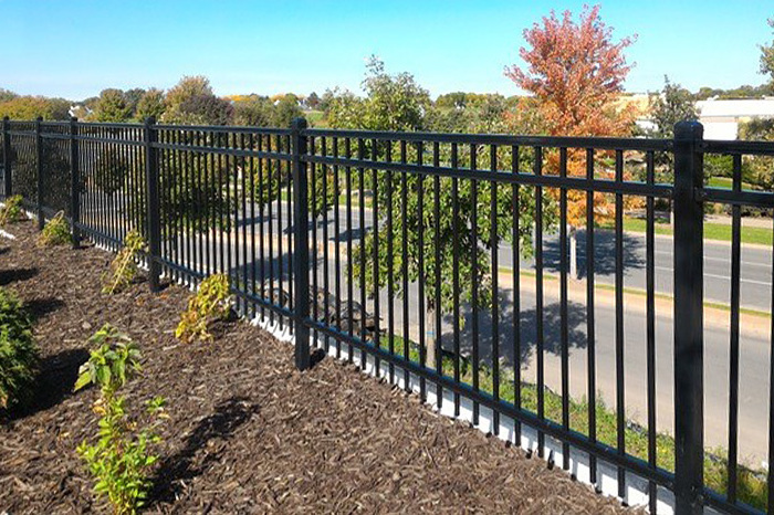 Outdoor Modular Fencing System Cheap Metal Panels Electric Door Farm Garden Fencing Aluminum Fence