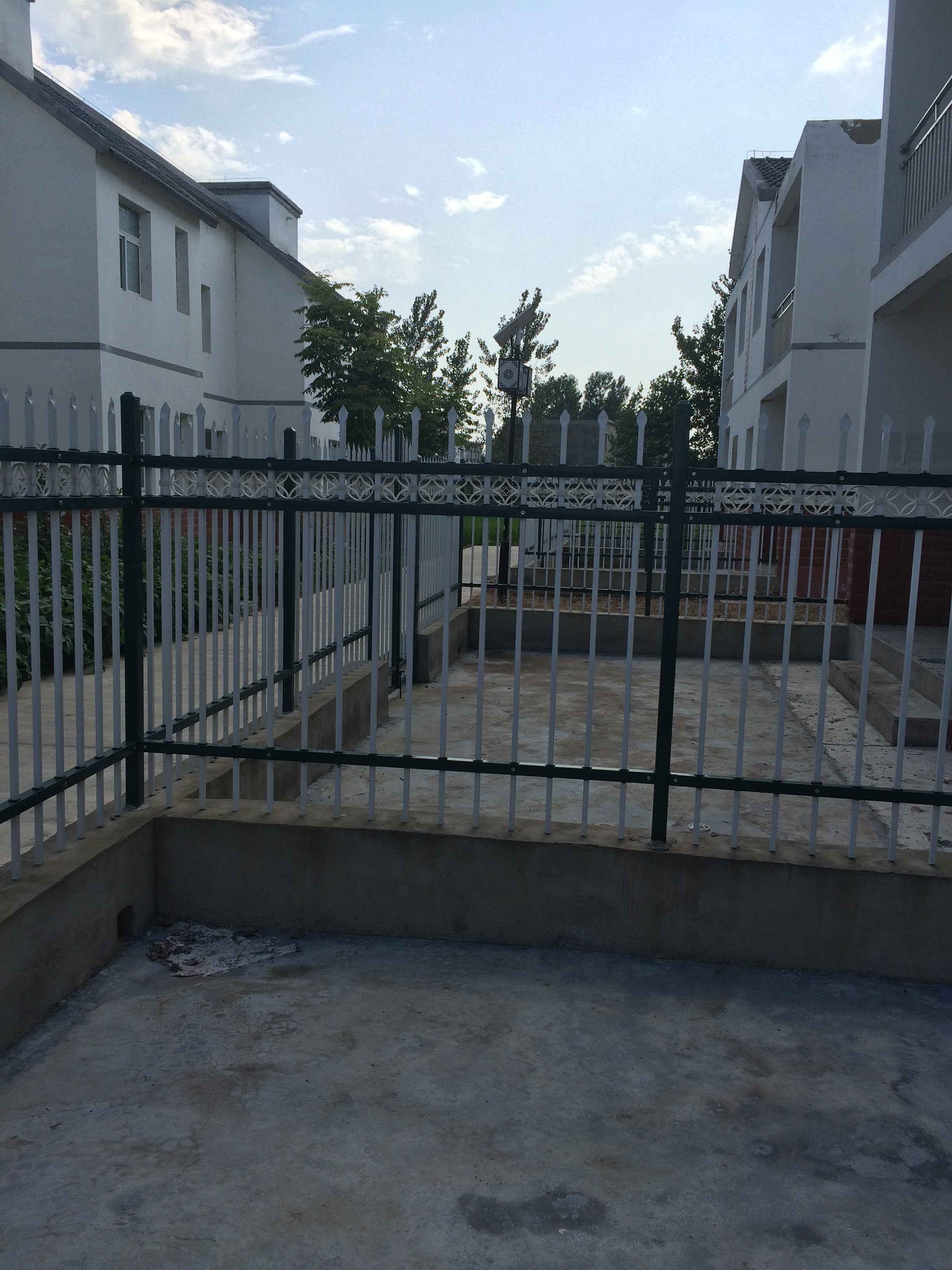 Cheap residential galvanized and pvc coated 6ft tall steel wrought iron fence around pool swimming