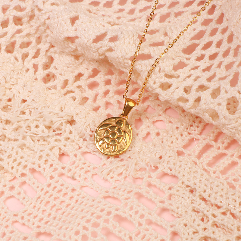 Dainty Jewelry Necklace Stainless Steel Chain Gold Plated Pendant Necklace Charm Engraved Round Pendant Turtle Necklace