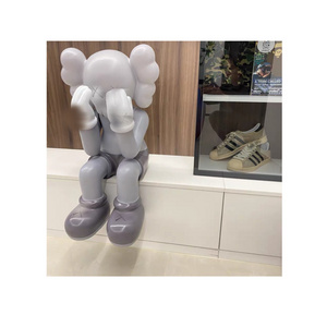 Customizing Popular Fiberglass kaw Bear Sculpture For Shopping Mall Window Display Hotel Decoration