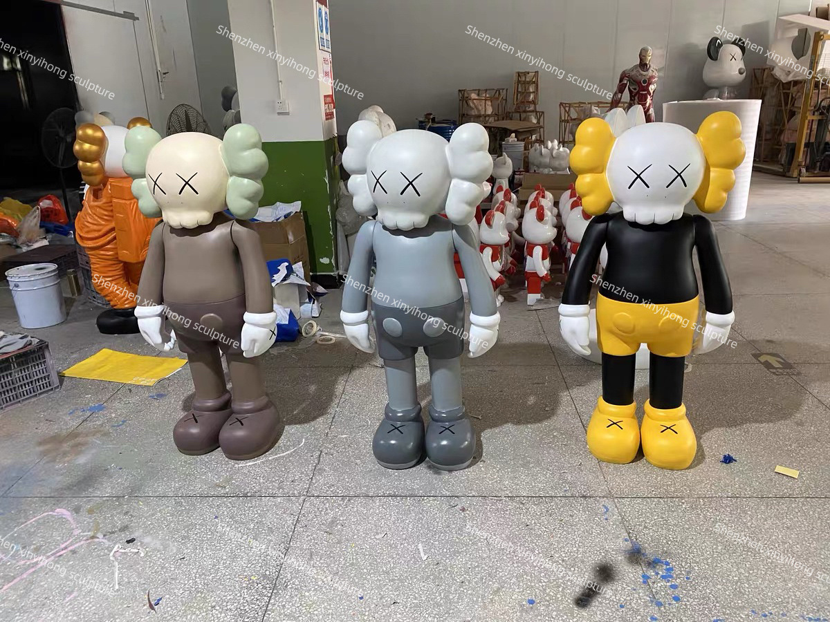 Customizing Popular Fiberglass kaw Bear Sculpture For Shopping Mall Window Display Hotel Decoration