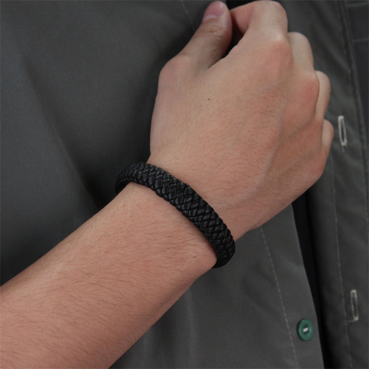 Hot selling mens black leather bracelet stainless steel leather wrist bracelet western fashion jewelry