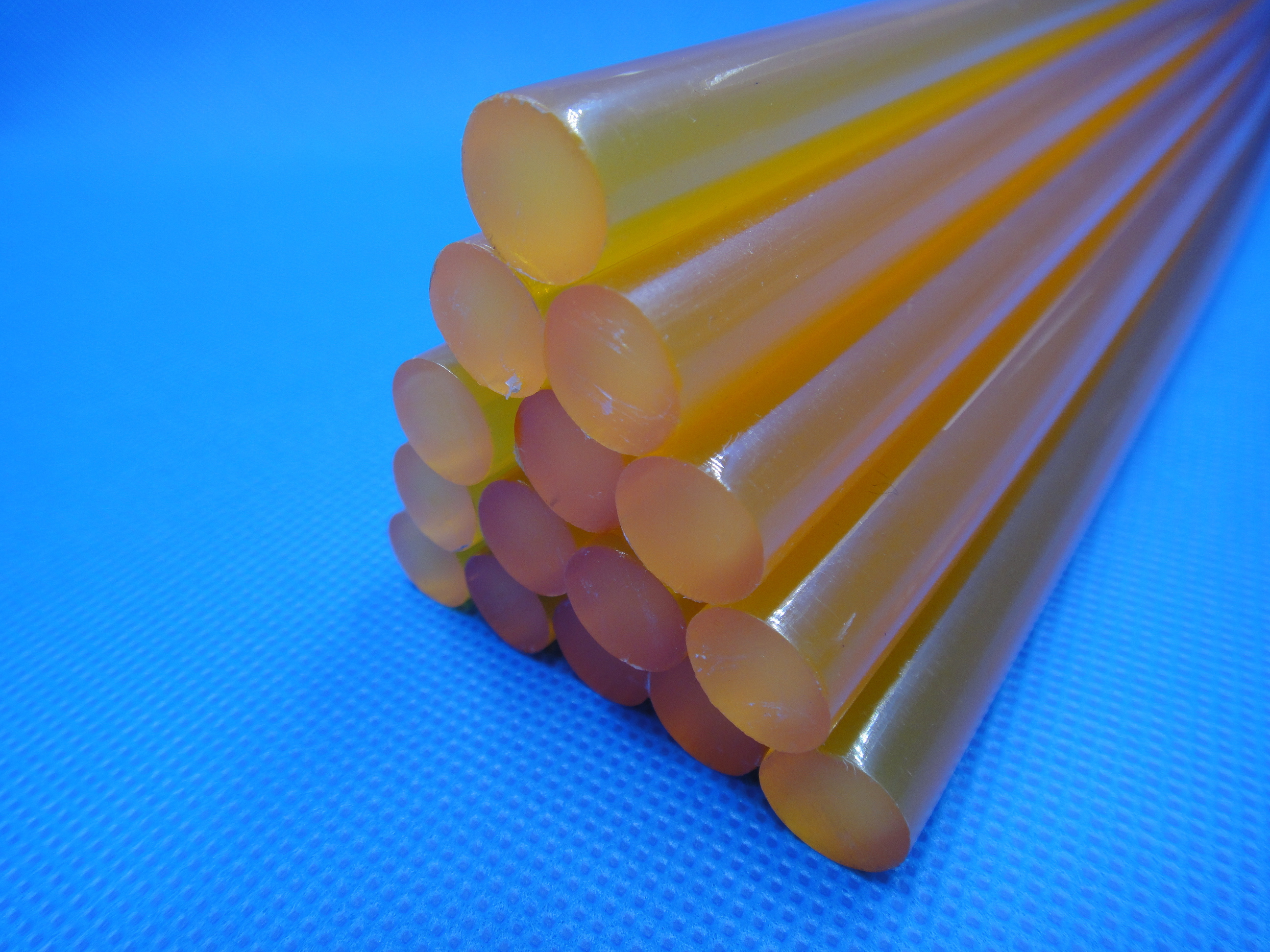 polyolefin PA deep yellow high temperature thermoplastic elastomer hot melt glue stick