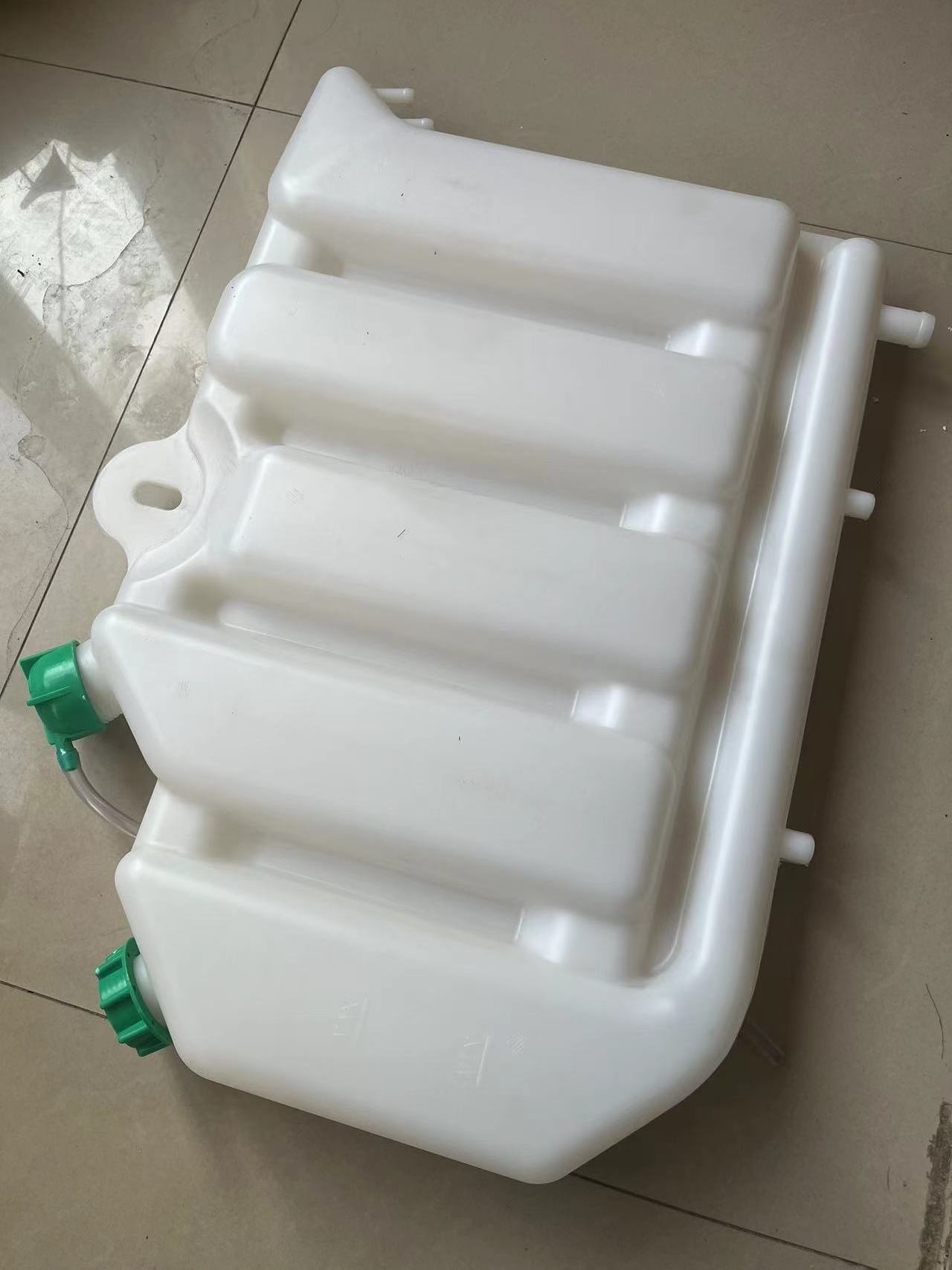 wg9632530333 SINOTRUK parts HOWO spare parts expansion tank