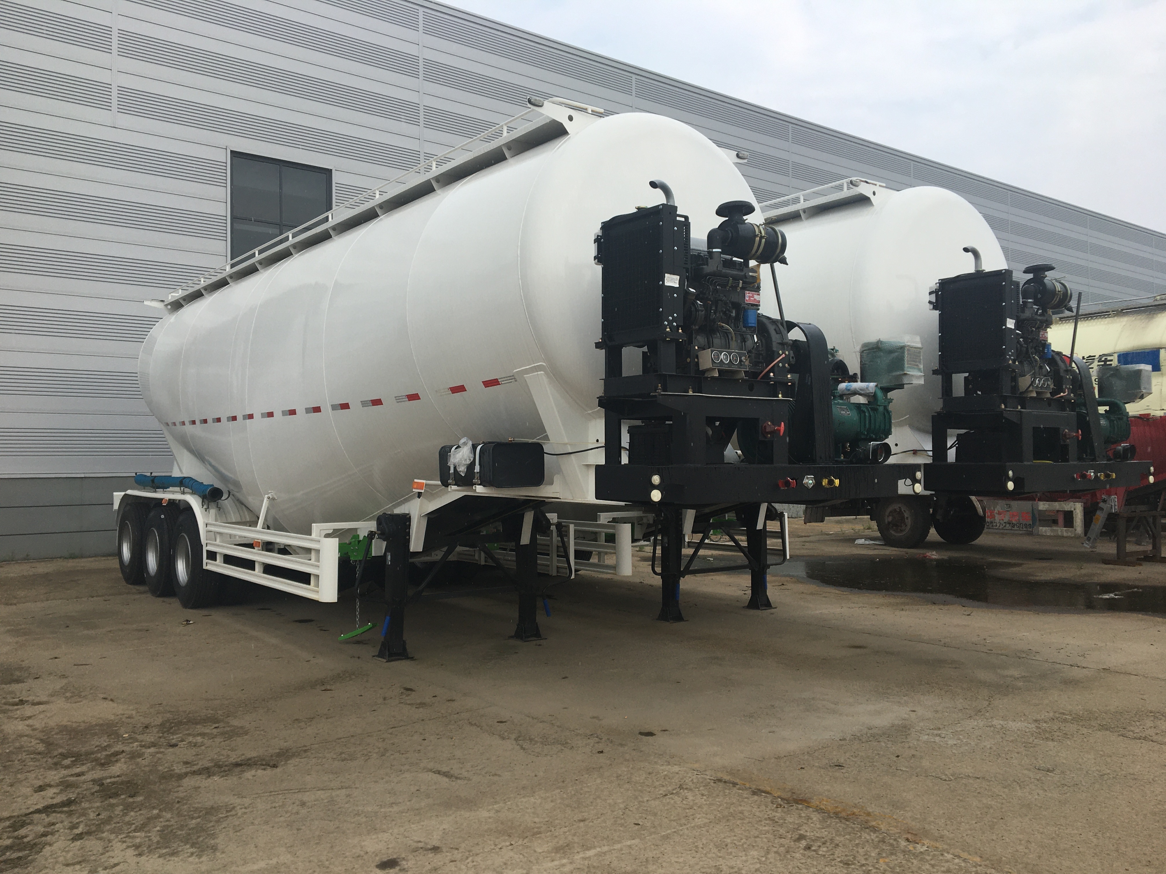 low price 60 ton 50 cbm cement tank trailer 40cbm 3 axle 40 cubic meter cement tanker trailer price